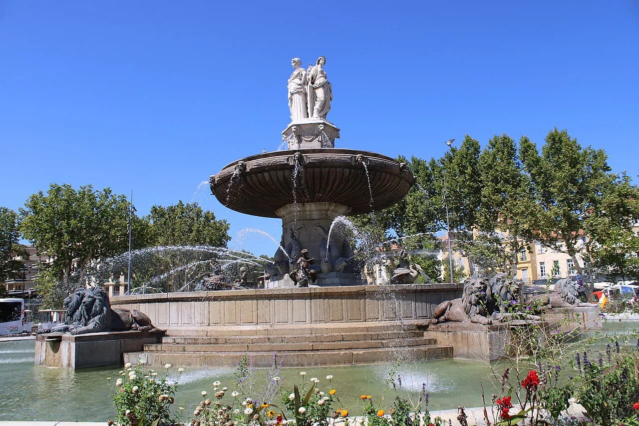 Aix-en-Provence Hotels With Pools: Compare Seasons and Access