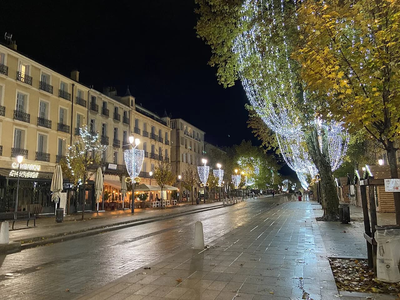 Aix-en-Provence Hotels: Compare Rooms and Stay Priorities