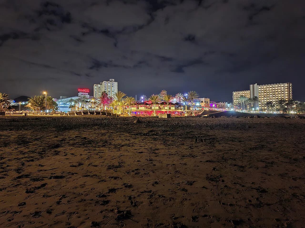 Best Area to Stay in Tenerife for Nightlife: Where to Base Yourself
