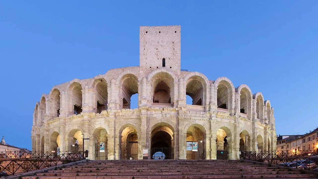 Boutique Hotels in Arles: Compare Design and Room Layouts