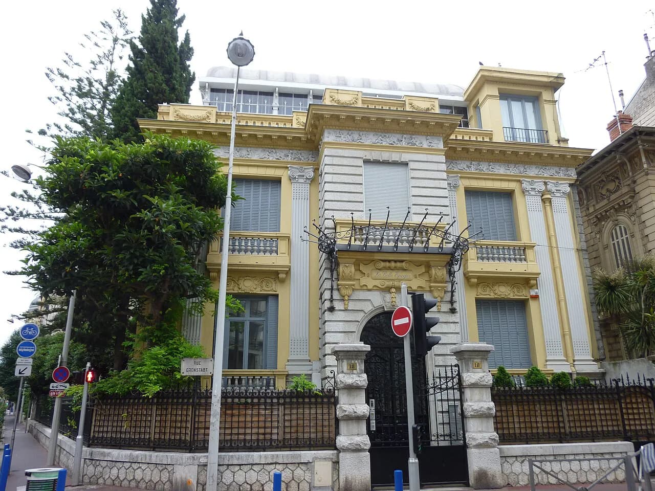 Boutique Hotels in Nice: Artist Rooms and Period Interiors