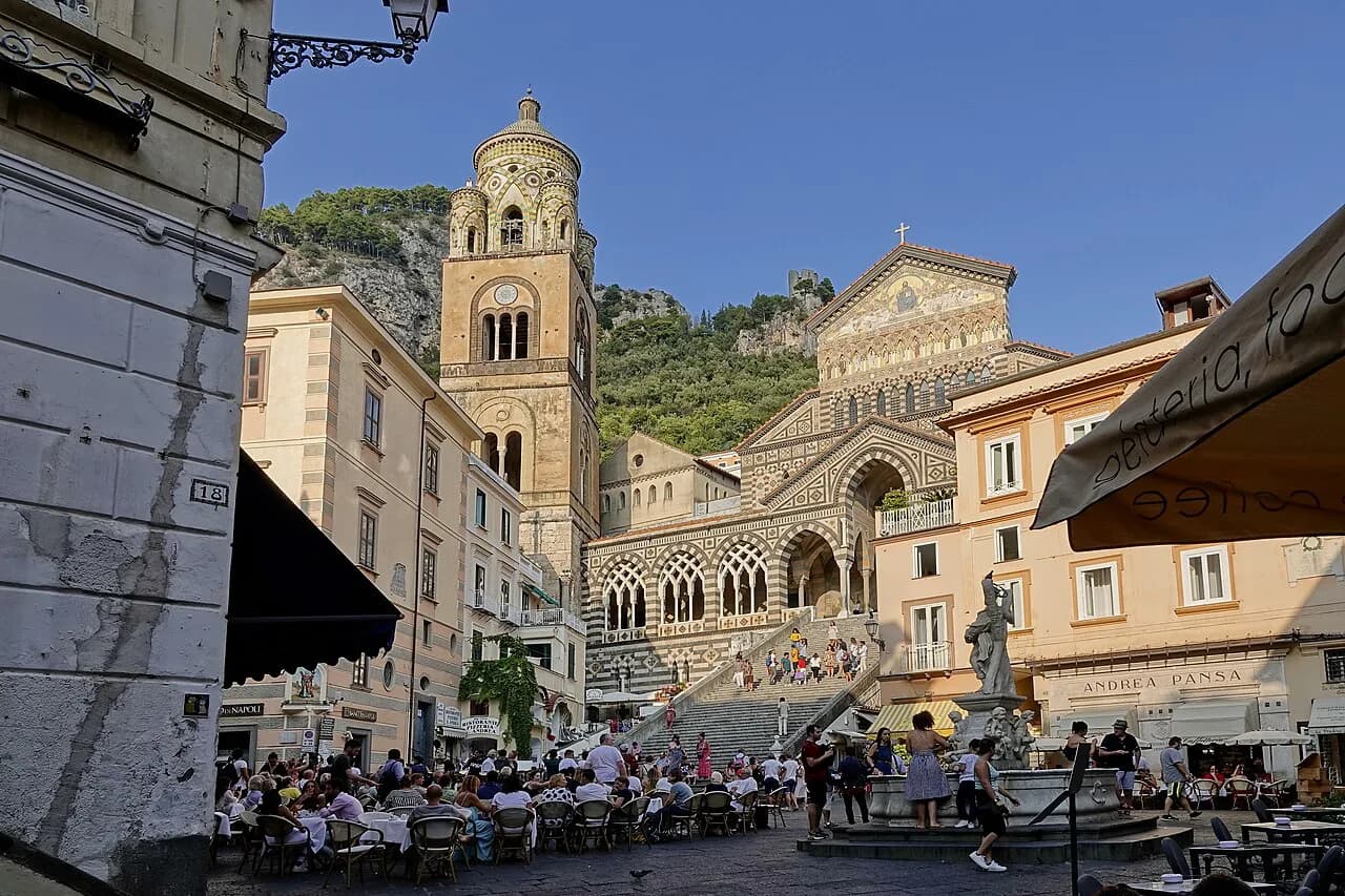 Cheap Hotels in Amalfi: Compare Rooms and Included Extras