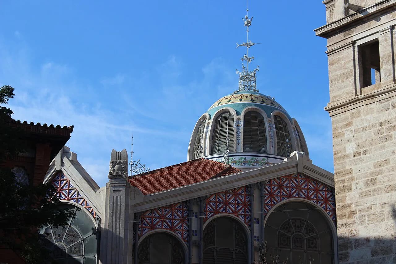 Cheap Hotels in Valencia: Rooms, Locations and Extras
