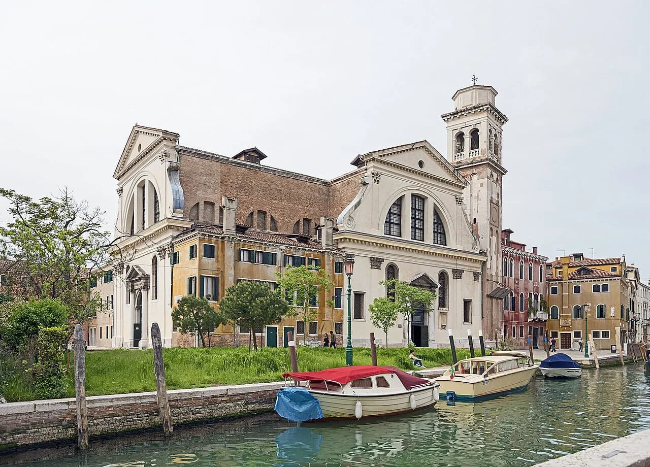 Dorsoduro Venice Hotels: Room Views, Capacity and Buildings