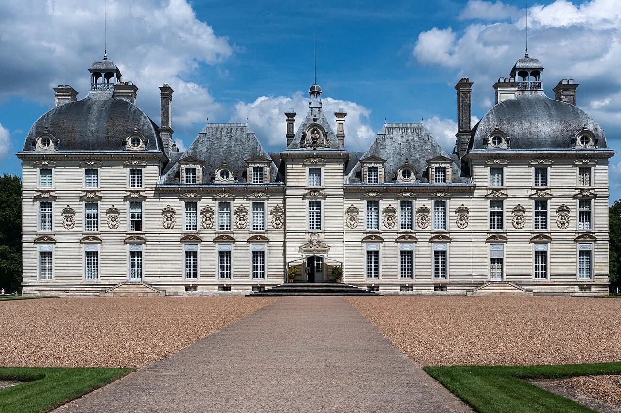 Family Friendly Hotels Loire Valley: Three Stay Options