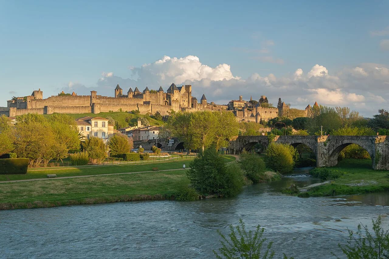 Hotels in Carcassonne With Parking: Four Arrival Choices