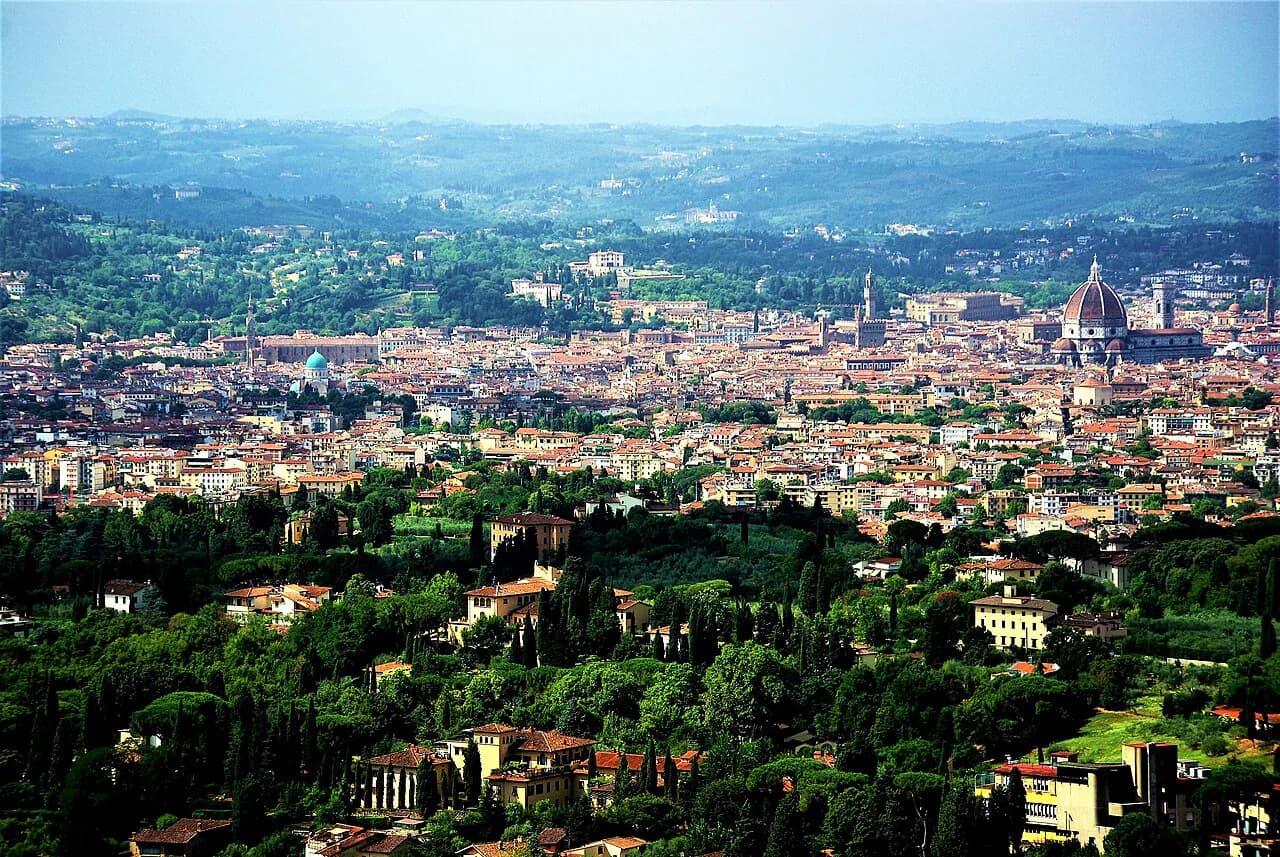 Florence Hotels With Pools: Garden and Rooftop Choices