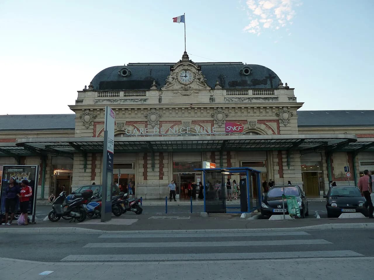 Hotels in Nice Near a Train Station: Compare Arrival Needs