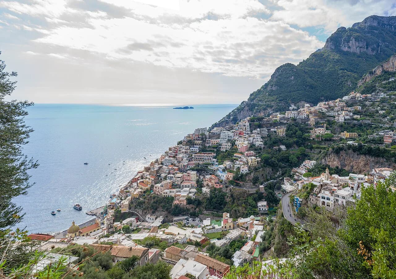 Positano Hotels With Parking: On-Site Spaces and Valet