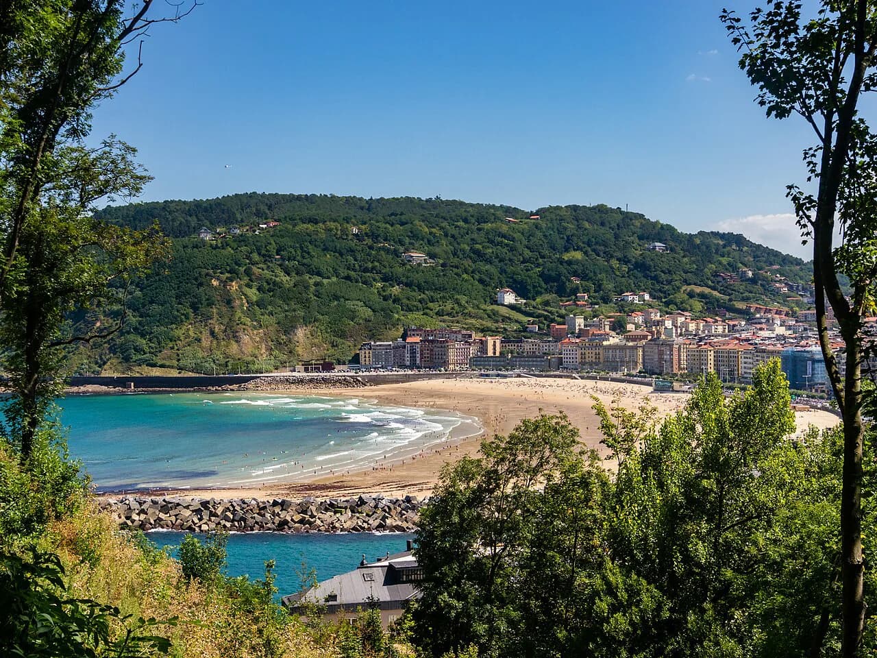 Hotels in San Sebastián With Parking: Three Arrangements