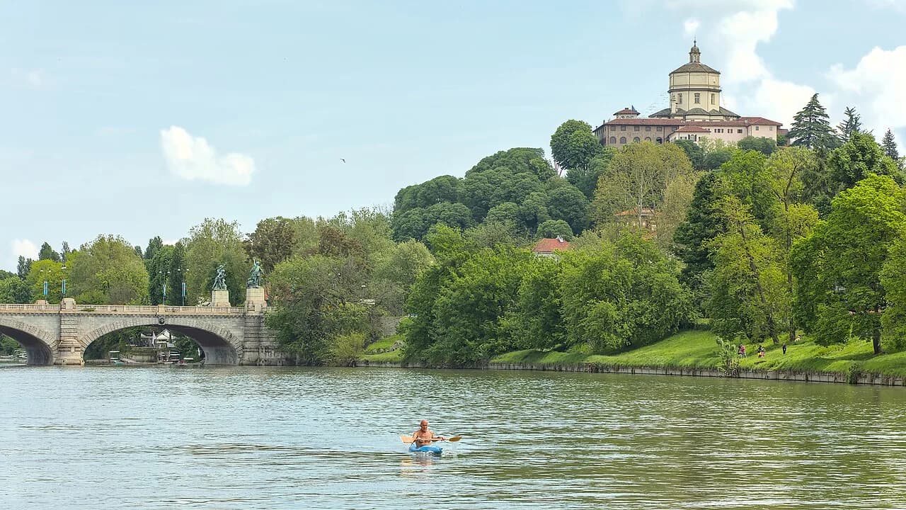 Turin Hotels With Swimming Pools: Victoria or Principi?