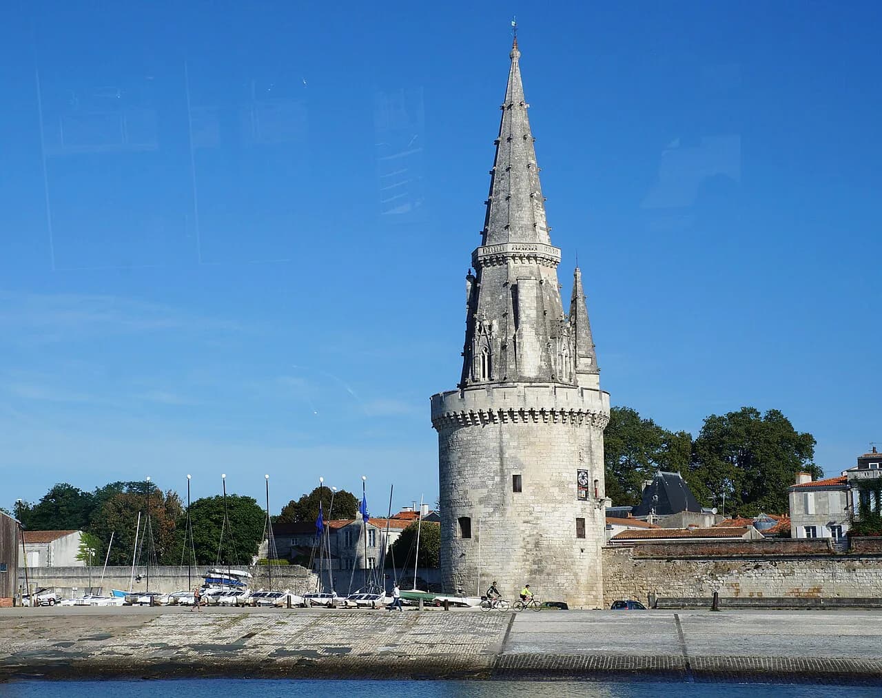 La Rochelle Hotels With a Pool: Compare the Setup