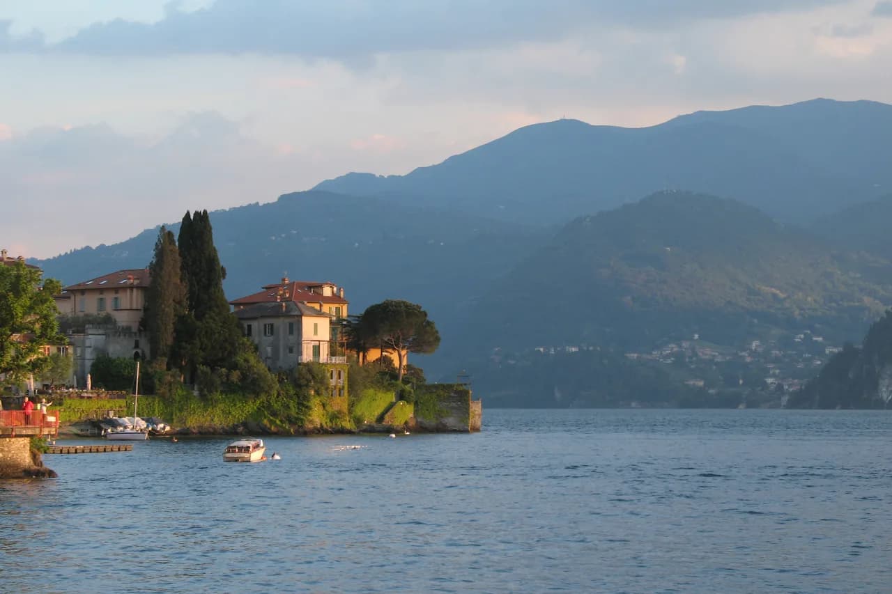 Lake Como Hotels in Varenna: Rooms, Views and Arrivals