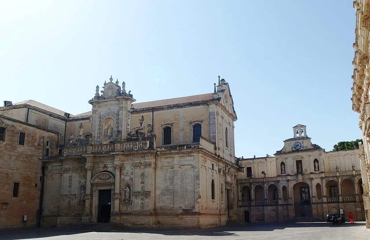 Lecce Hotels with a Pool: Terrace or Private Suite?