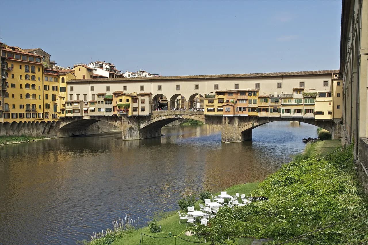 Luxury Hotels in Florence, Italy: River, Garden or Villa