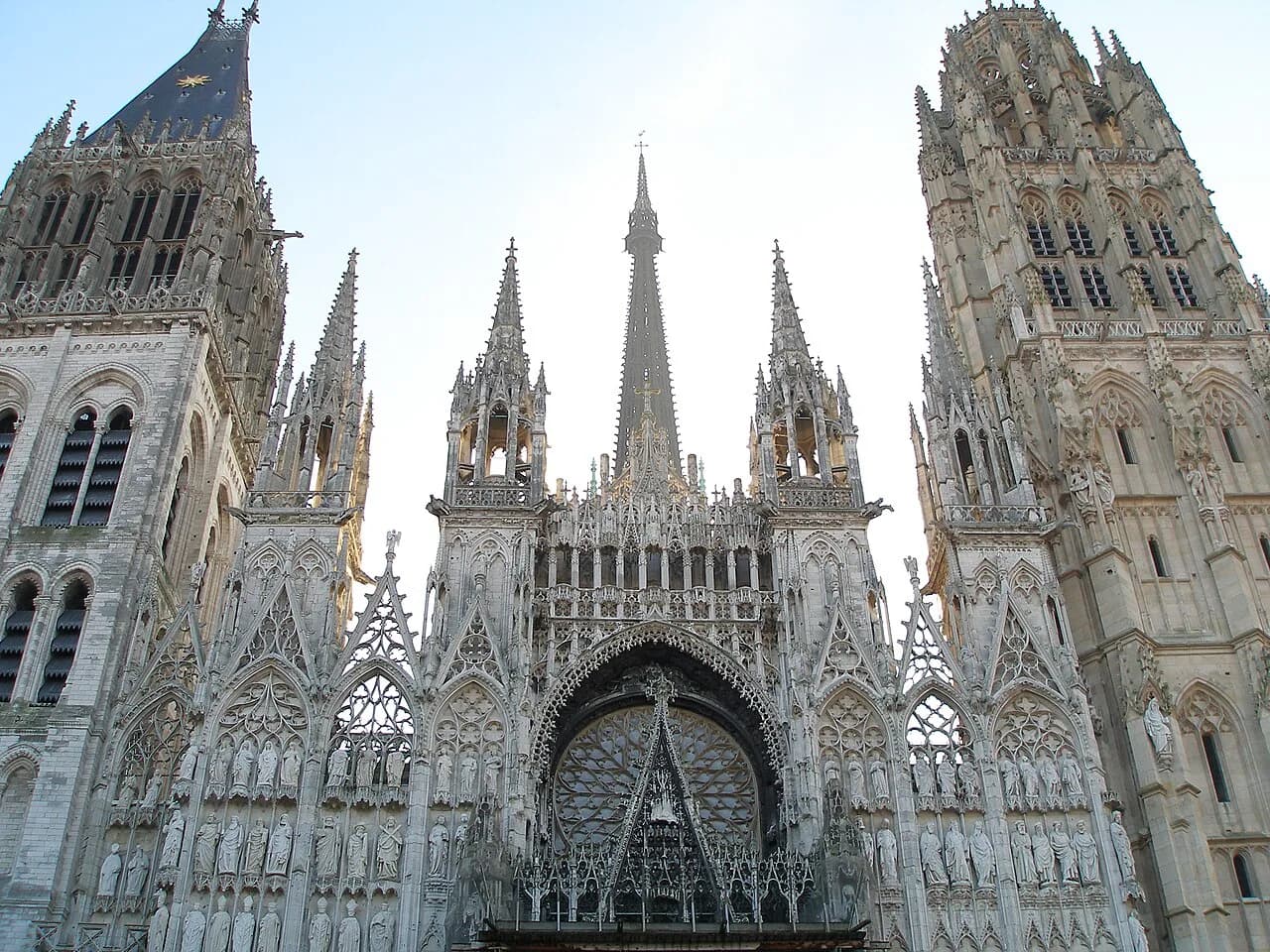 Luxury Hotels in Rouen, France: Rooms and Spa Choices