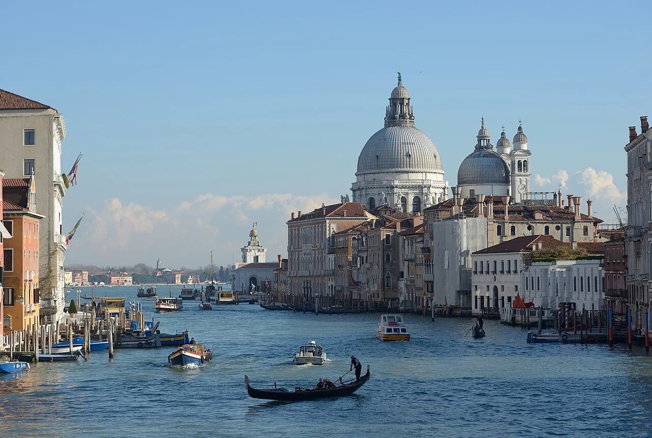 Venice Hotels With Canal Views: Pick the Waterway and Room
