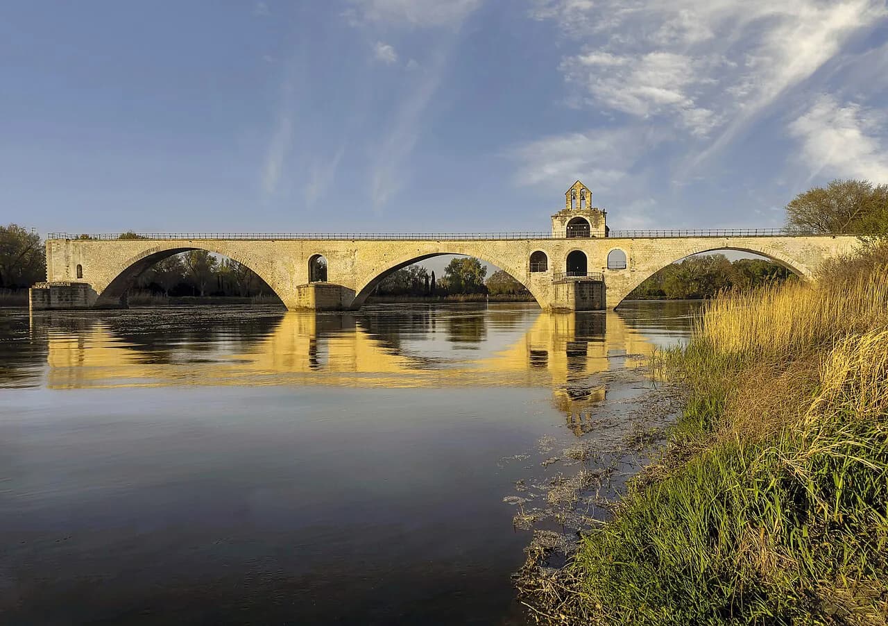 Where to Stay in Avignon: City, Island and Station Bases
