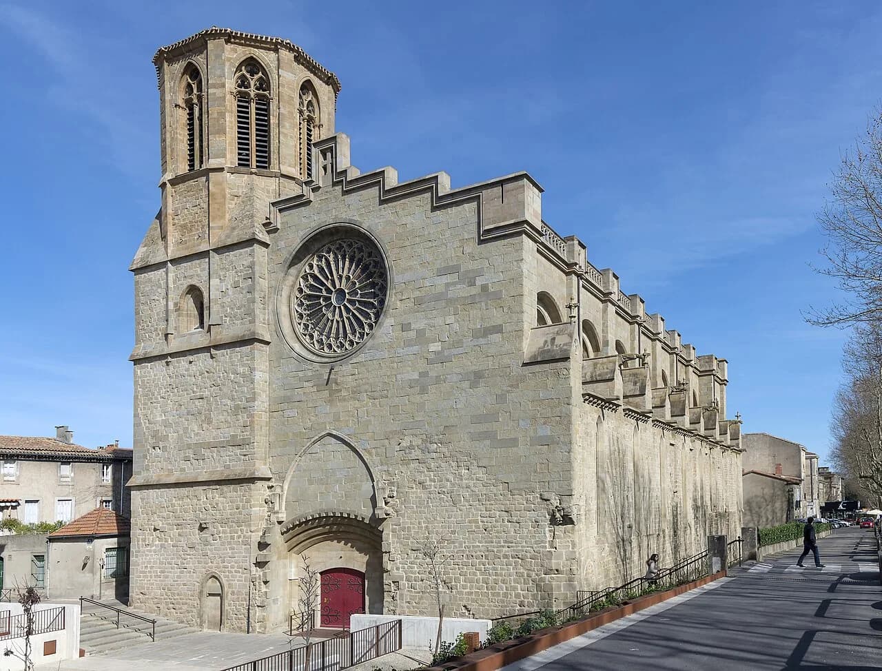 Where to Stay in Carcassonne: Cité or Lower Town?