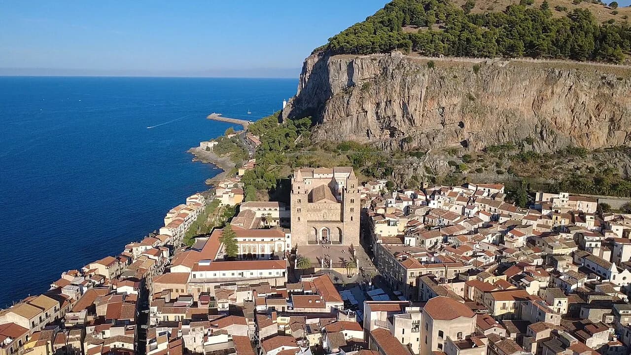 Where to Stay in Cefalu: Old Town, Bay or Parkland