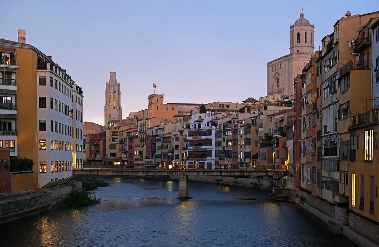 Where to Stay in Girona: Areas and Hotel Options