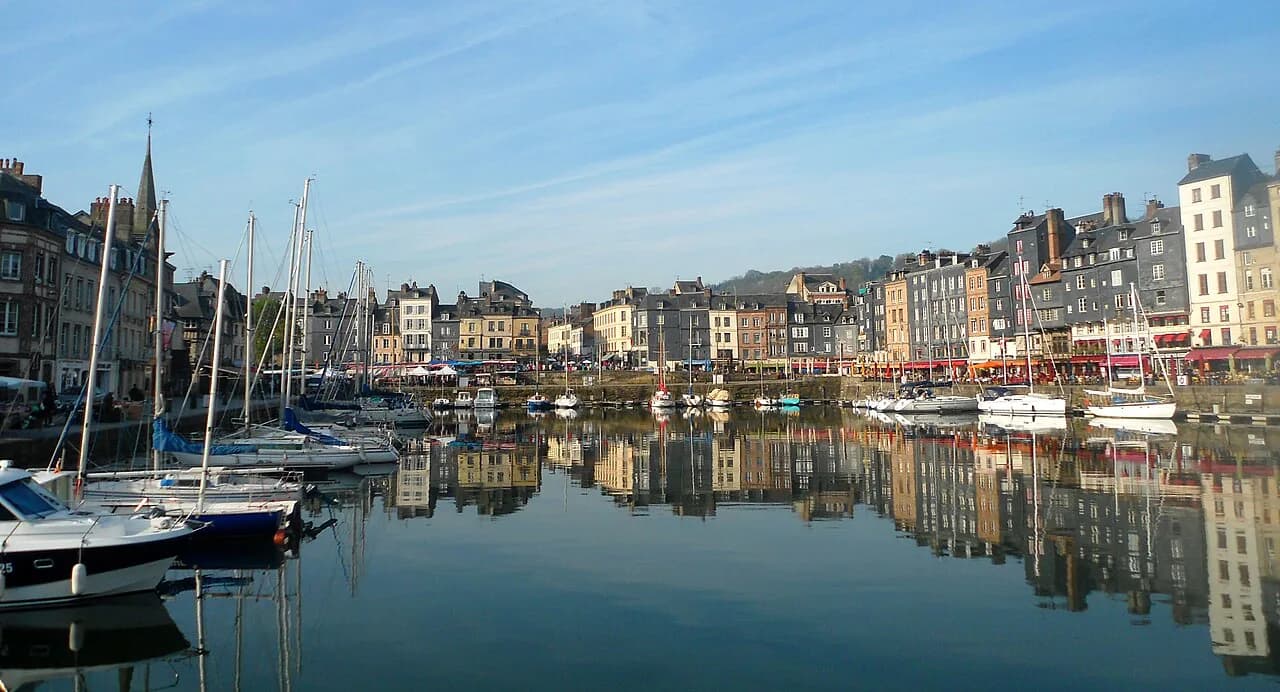 Where to Stay in Honfleur: Old Port, Heights or Beach Side