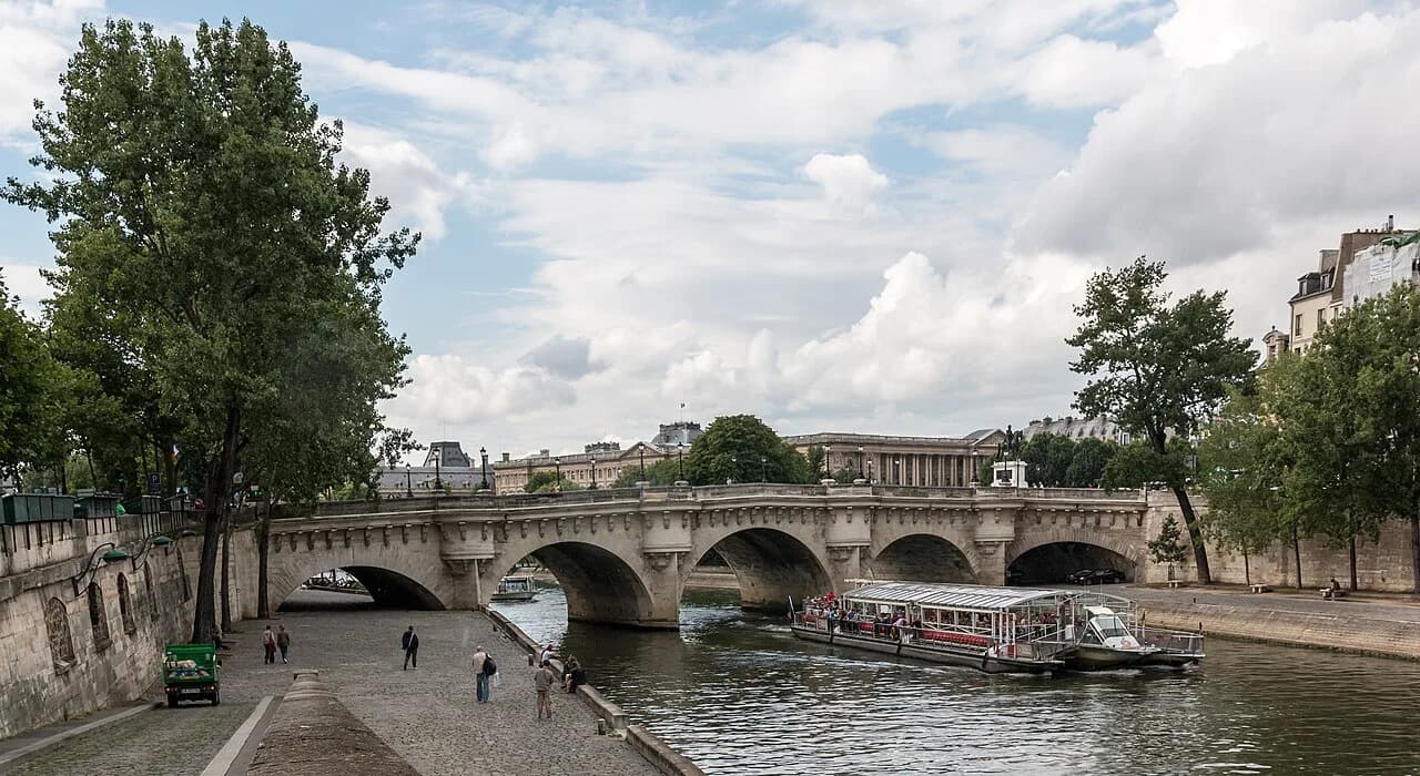 Where to Stay in Paris: Choose Your Neighborhood and Base
