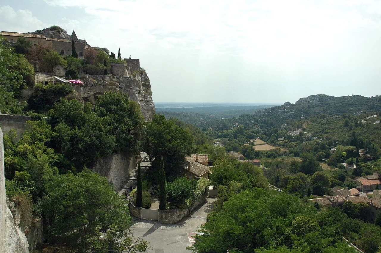 A path beside the ramparts at Les Baux-de-Provence