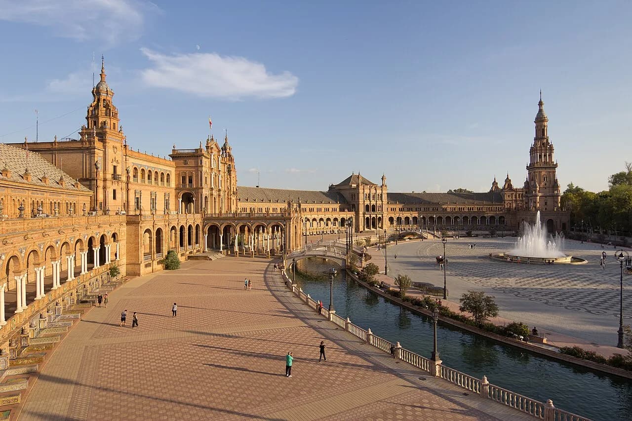 Where to Stay in Seville: Areas, Rooms and Practical Choices
