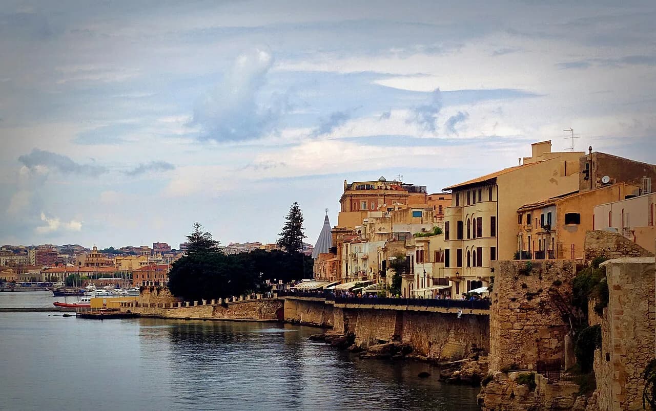 Where to Stay in Siracusa: Ortigia and Room Choices