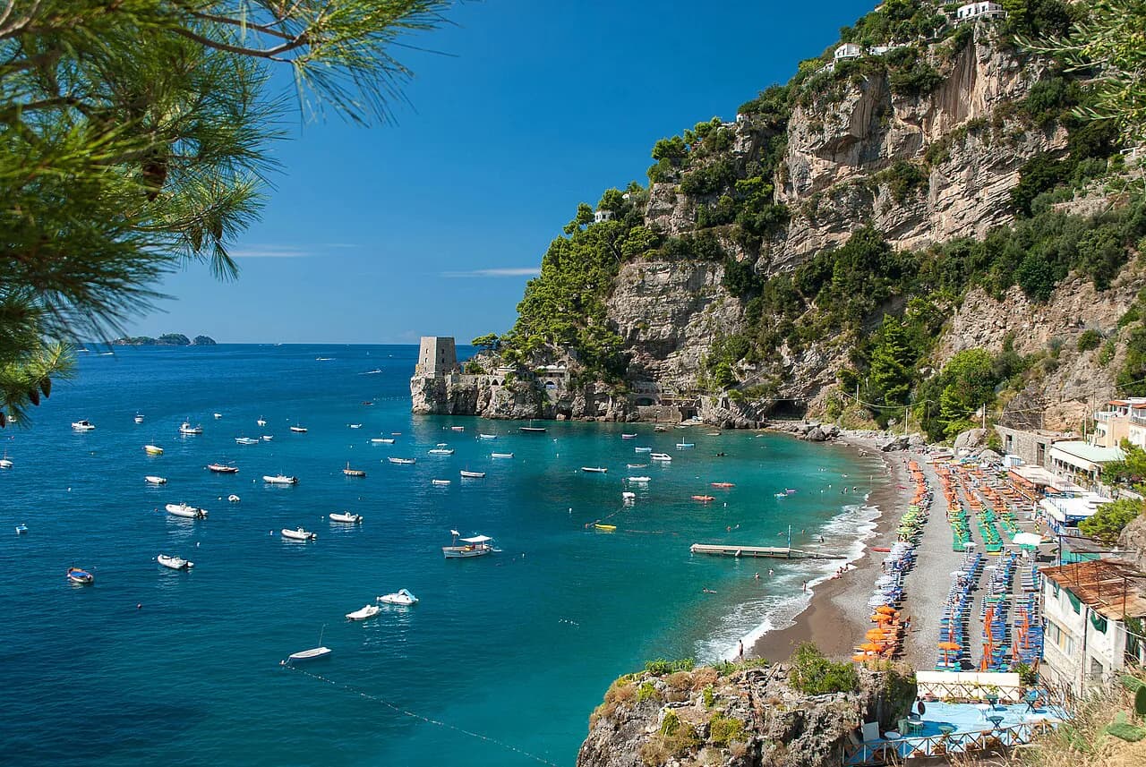 Amalfi Coast Hotels on the Beach: Access by Beach, Lift or Deck