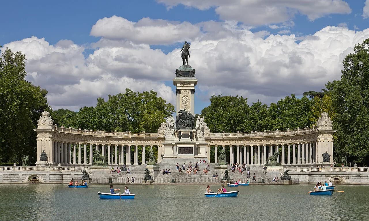 Best Hotels in Madrid for Families: Layouts and Child Services