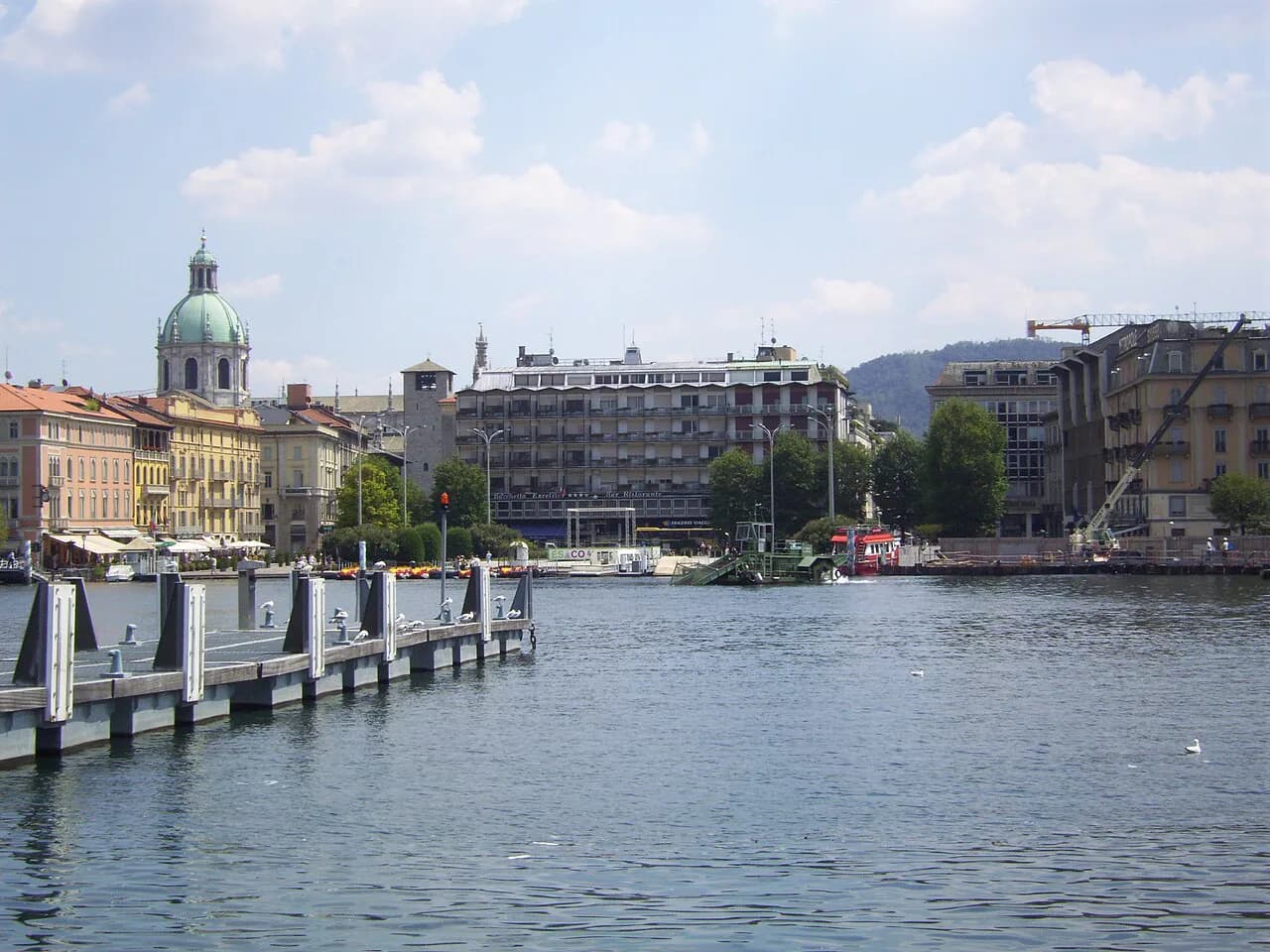 Cheap Hotels in Lake Como: Rooms, Meals and Parking