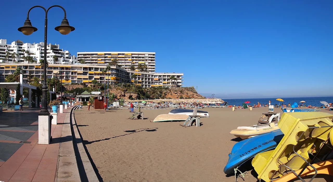 Cheap Hotels in Torremolinos: Compare Rooms and Extras