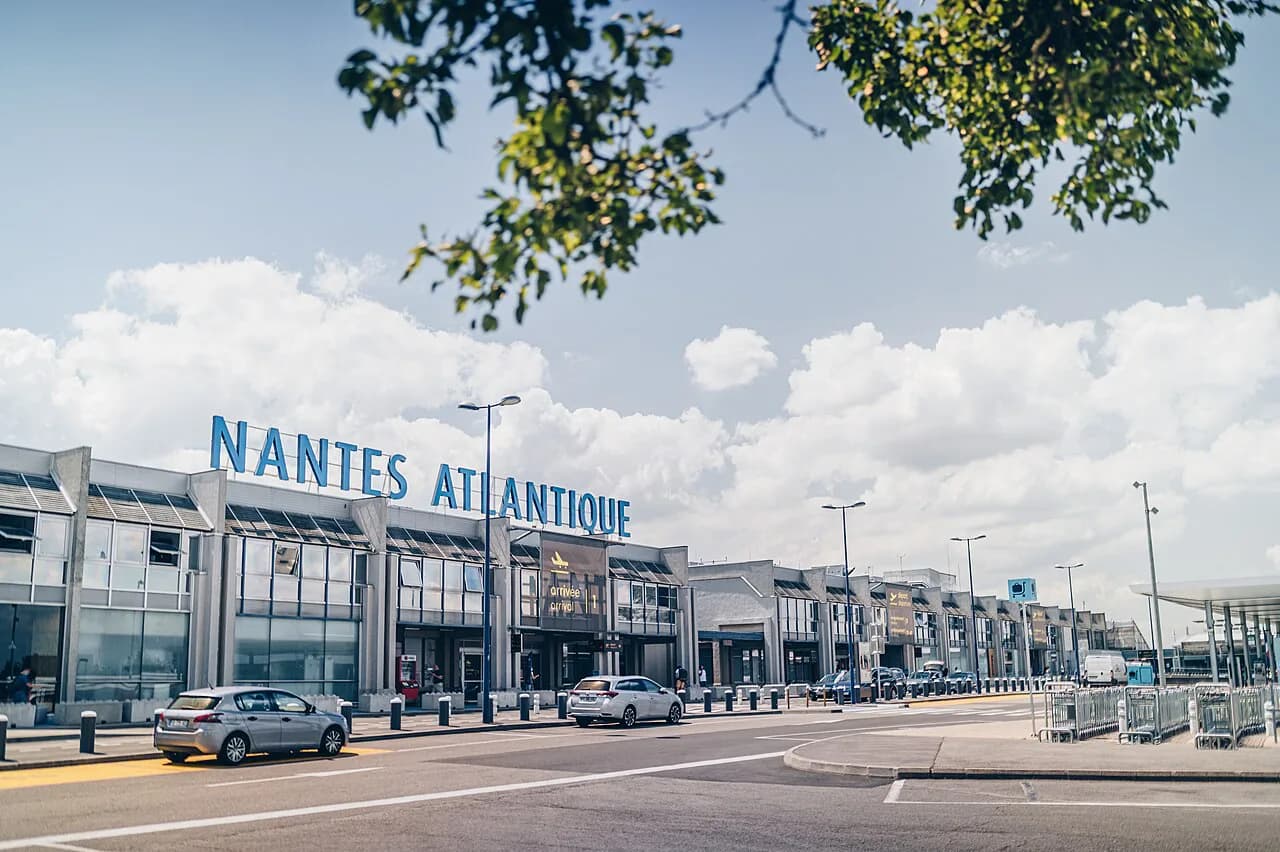 Hotels Near Nantes Airport: Bouguenais Room and Shuttle Choices