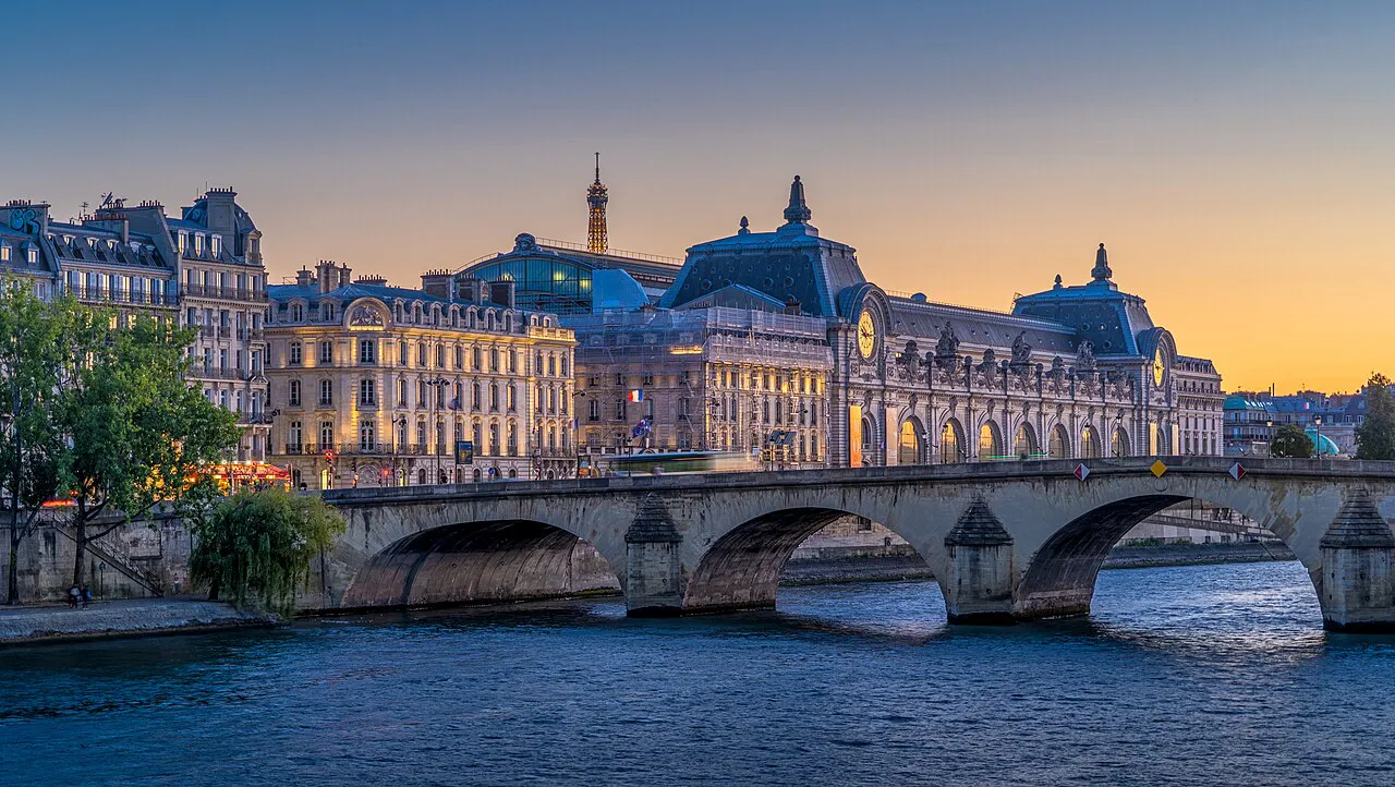 Pont Royal and the Musée d’Orsay on the Seine at dusk, Paris