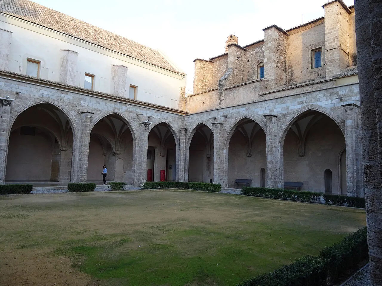 Arcaded Gothic cloister and lawn of the Centro del Carmen in Valencia's El Carmen quarter