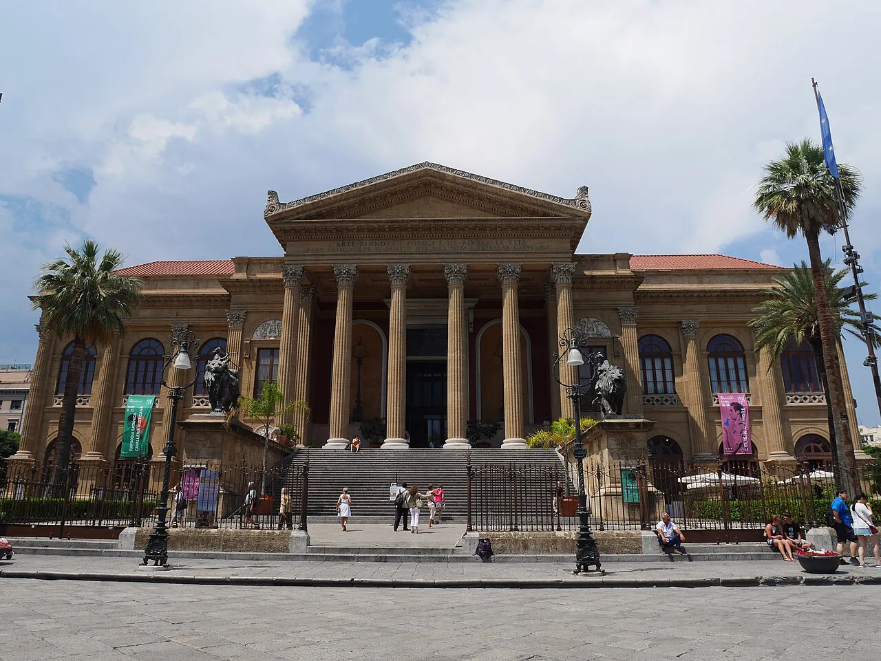 The columned neoclassical facade and broad steps of the Teatro Massimo opera house, Palermo